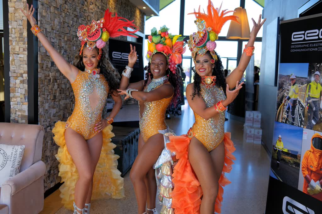 Apoteozzy Samba Carnival Show