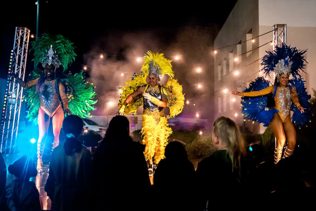 Apoteozzy Samba Carnival Show