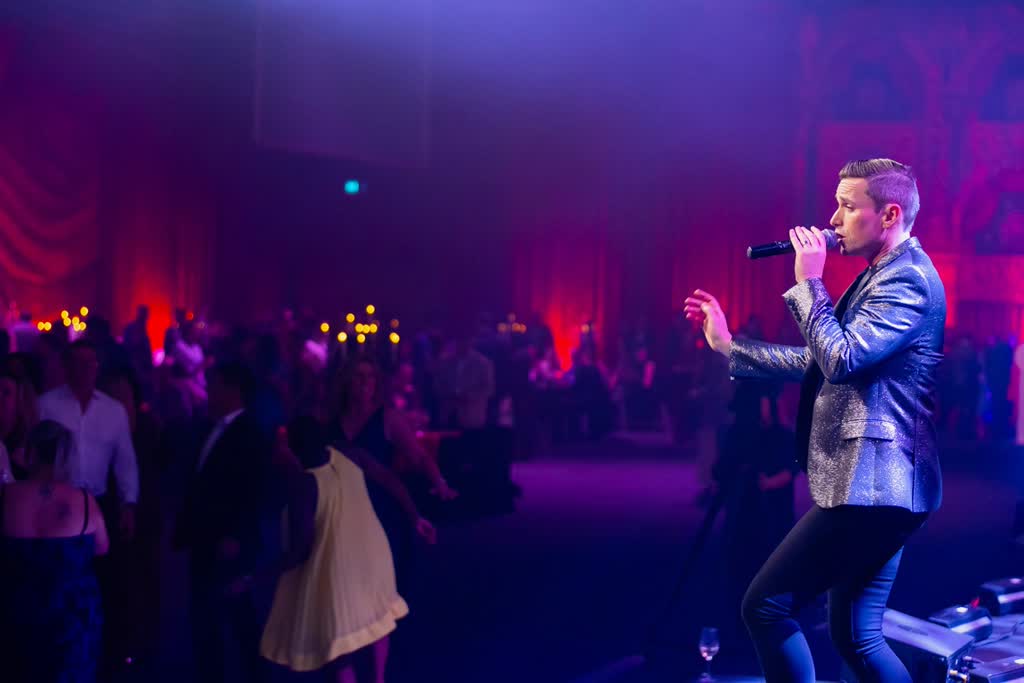 Richard Swanson Feature Vocalist photo 2