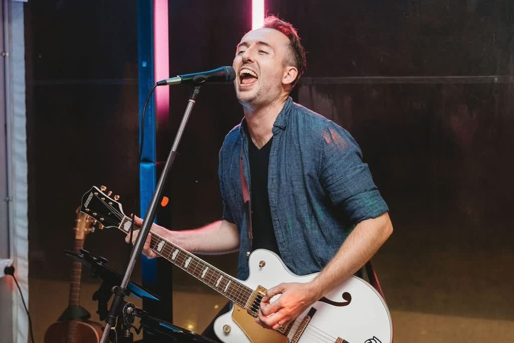 Tim Plays Tunes