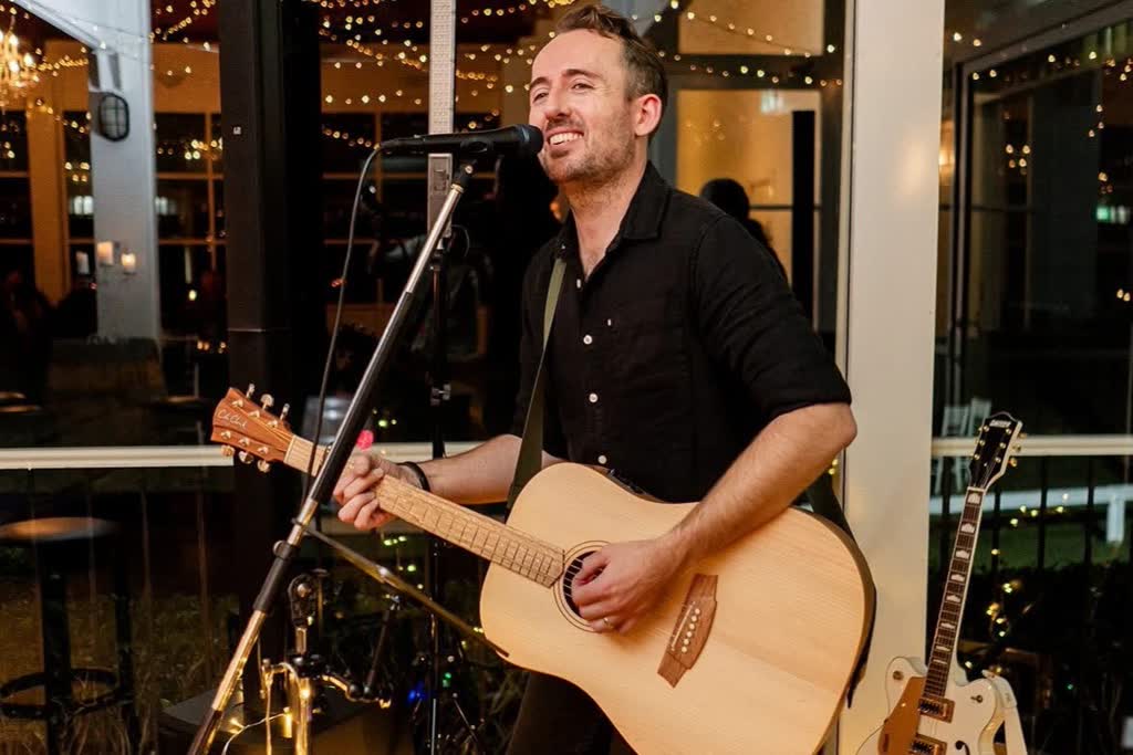 Tim Plays Tunes